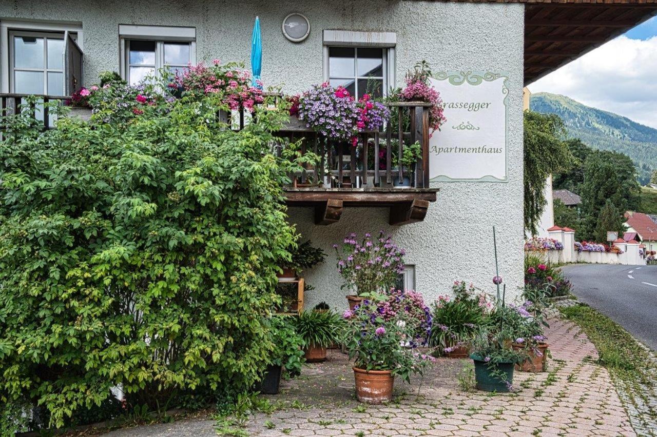Grassegger Appartementhaus Sankt Johann am Tauern Esterno foto