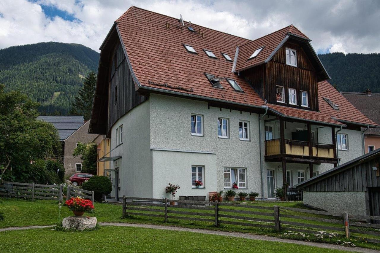 Grassegger Appartementhaus Sankt Johann am Tauern Esterno foto
